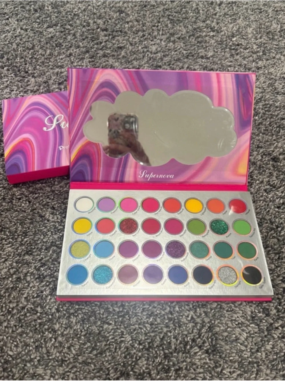 32 Color Bright Eyeshadow Palette - Multicolor